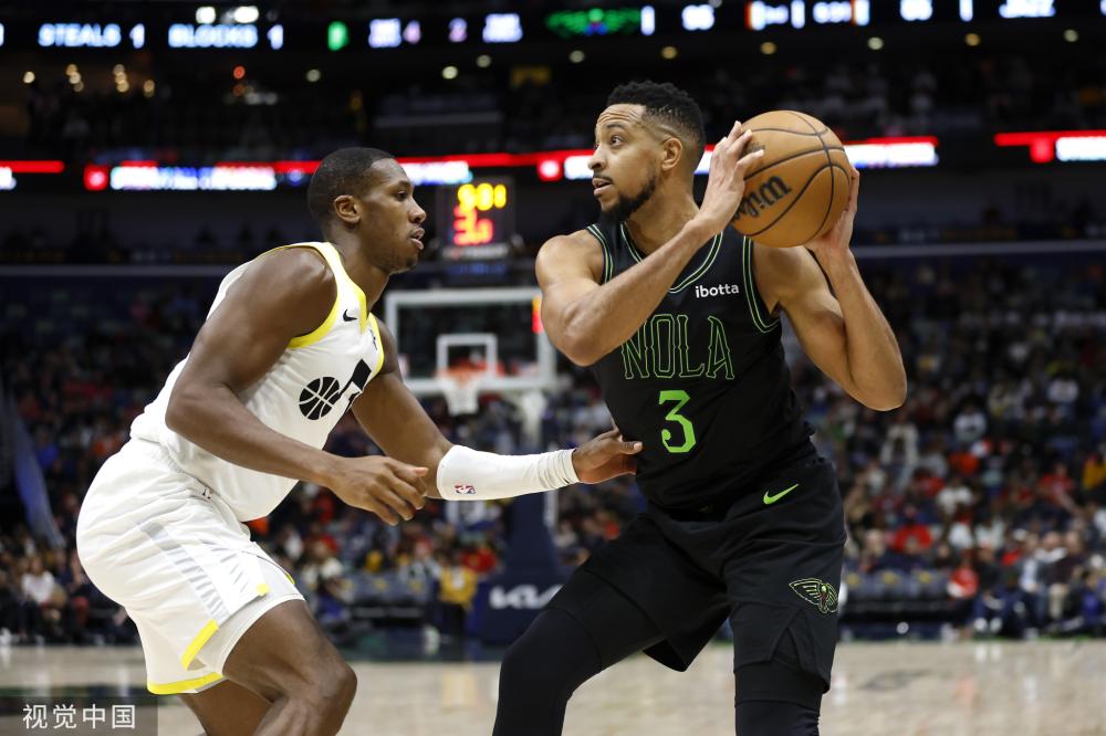 前场频频施 前场频频施